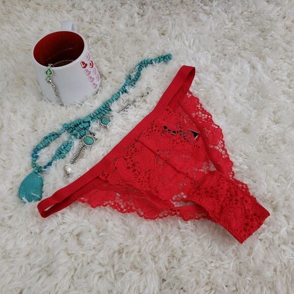 VS  Red Crochet Lace Peeka Boo Cute CHEEKINI Medium NEW! - Picture 1 of 4